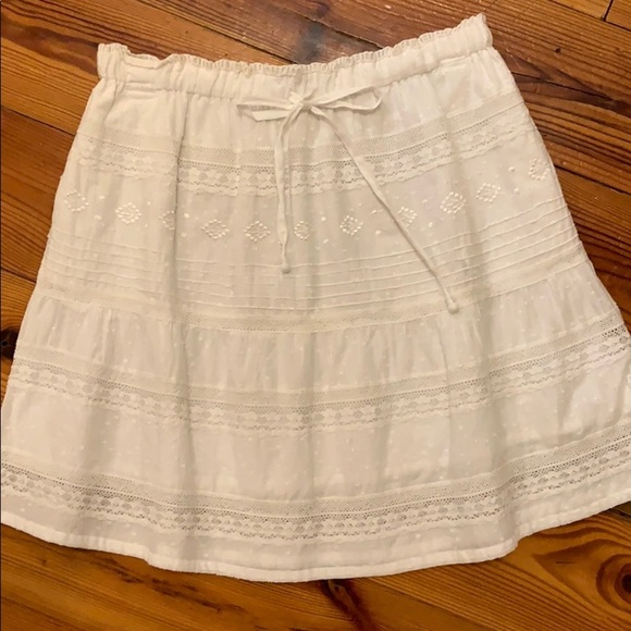 15. Kopal Skirt in White Lace - Picture 1 of 6